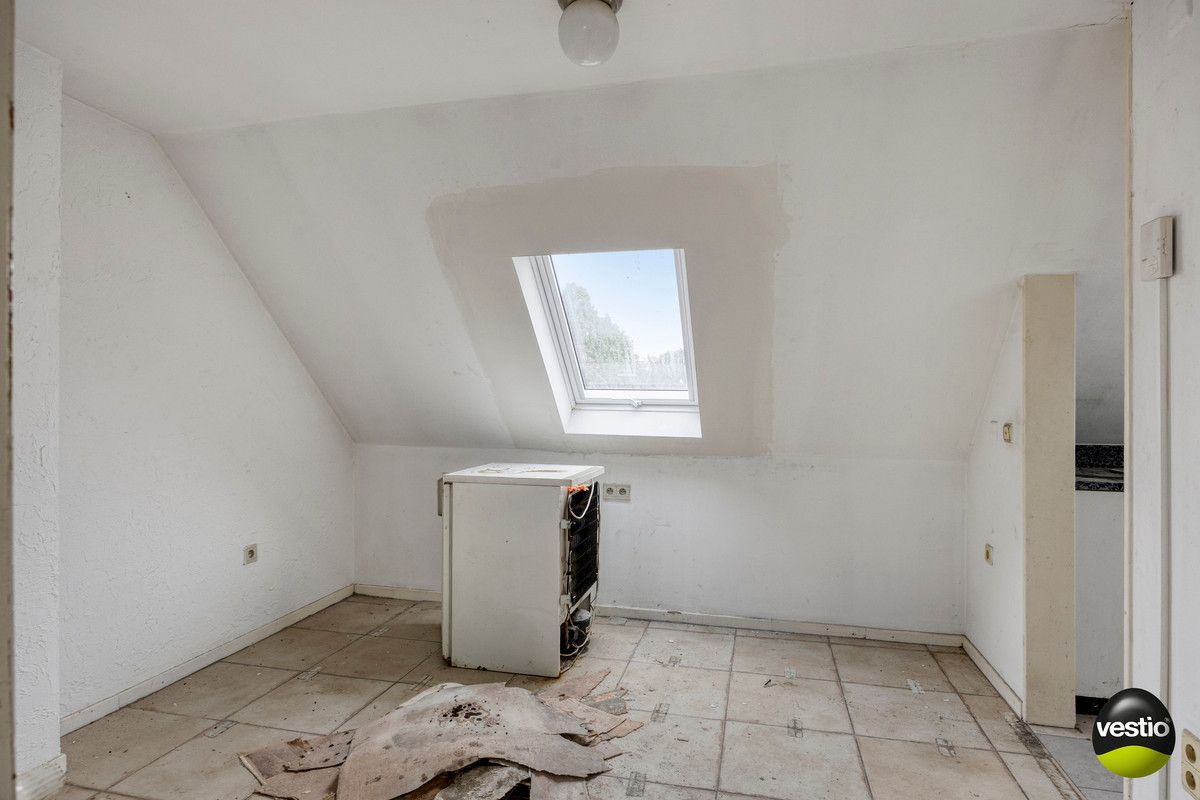 COMPLEX BESTAANDE UIT 14 TE RENOVEREN STUDIO'S MET UITBREIDINGSMOGELIJKHEDEN TE VELDWEZELT. foto 29