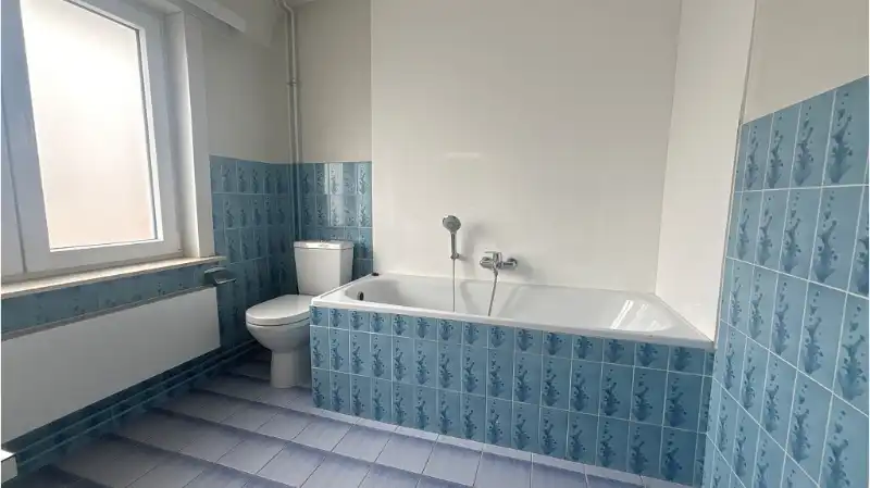 Ruime koppelwoning met 3 slaapkamers Garage en Tuin te huur in Brugge foto 7