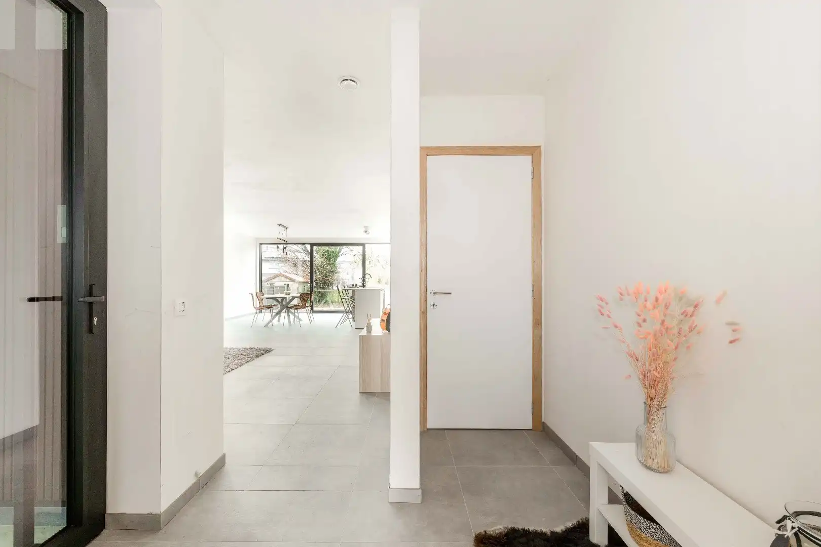 INSTAPKLARE ENERGIEZUINIGE NIEUWBOUWWONING MET 3 SLPKS | TUIN foto 2