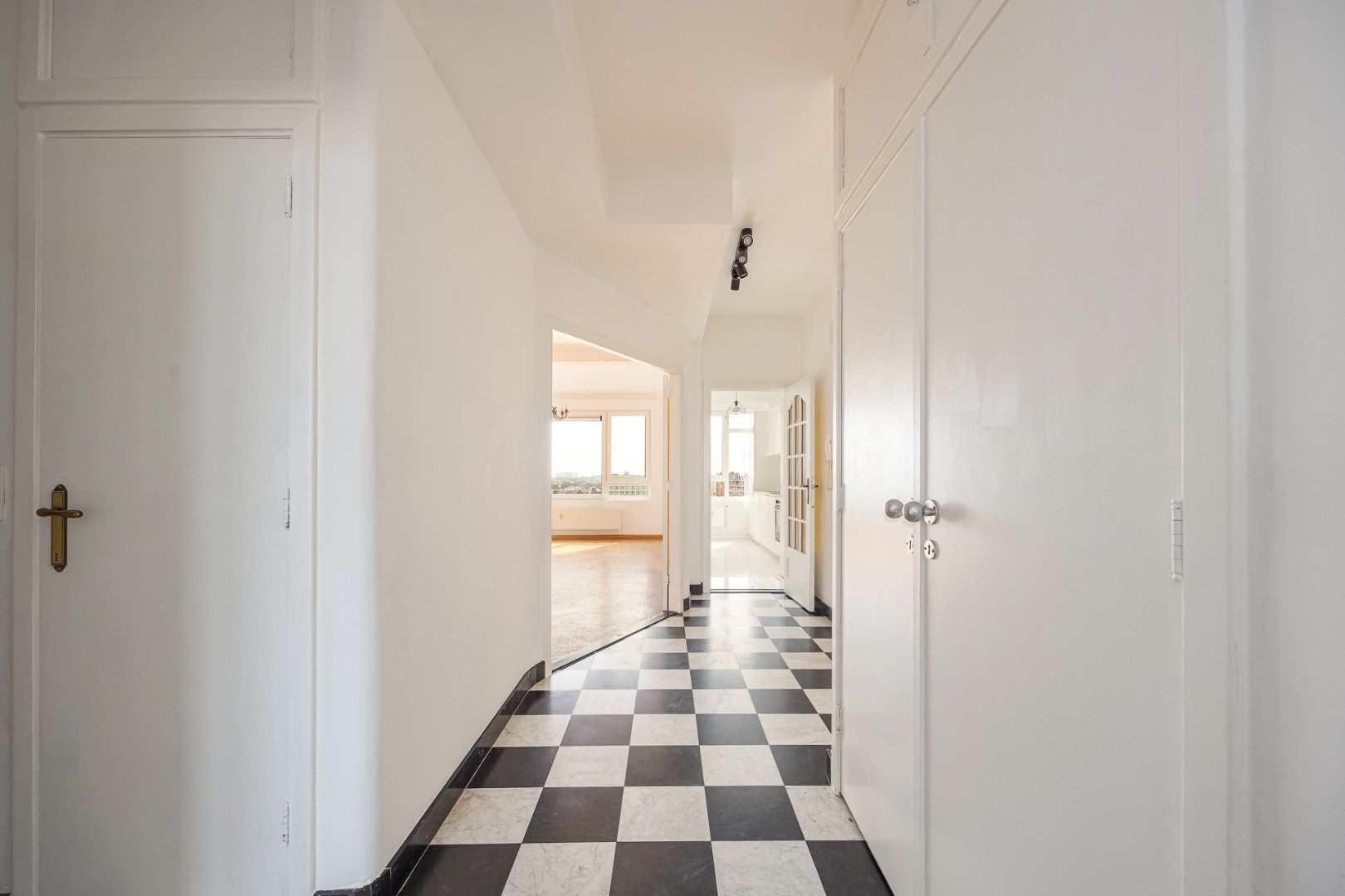 2 slaapkamer appartement met panoramisch zicht.  foto 10