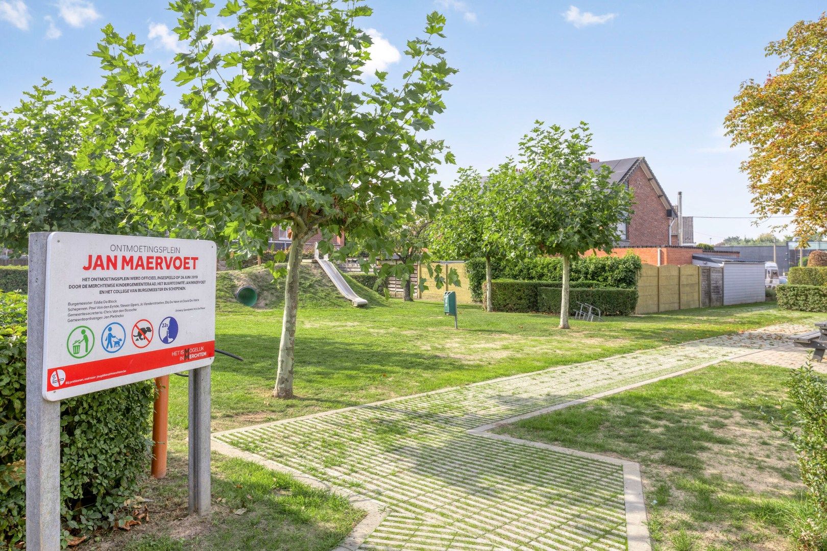 Op zoek naar een gezinswoning met veel potentieel in Merchtem? Welkom Home! foto 3