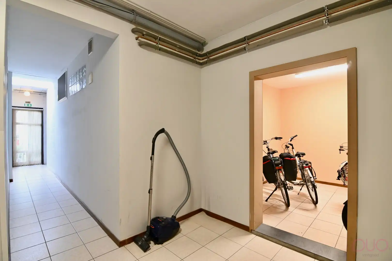 Gerenoveerd én gelijkvloers appartement met tuin in hartje Sint-Truiden. foto 14