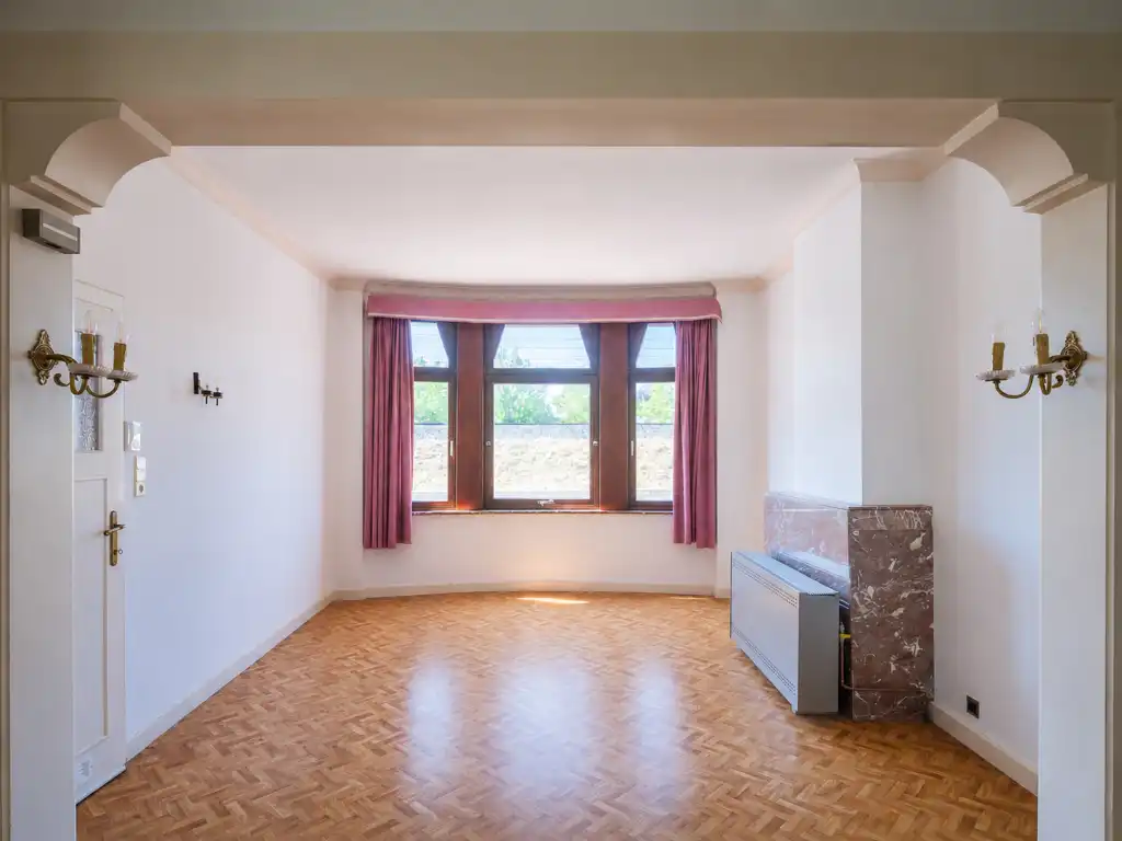 Te renoveren woning met groot potentieel en karaktervolle gevel nabij Station Gent-Sint-Pieters foto 6