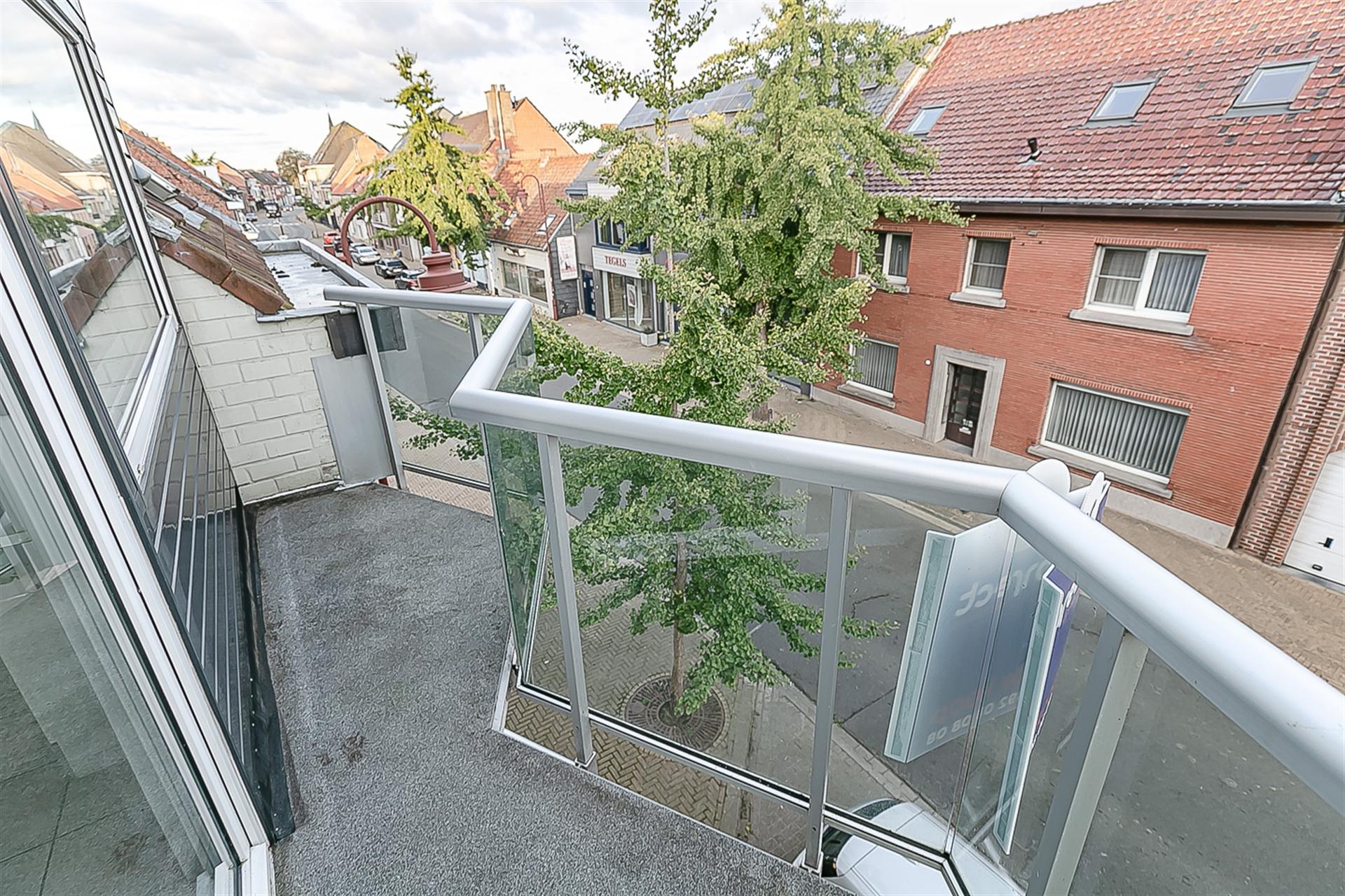 Centraal gelegen, instapklaar appartement met zonneterras en eventueel gesloten garage. foto 7