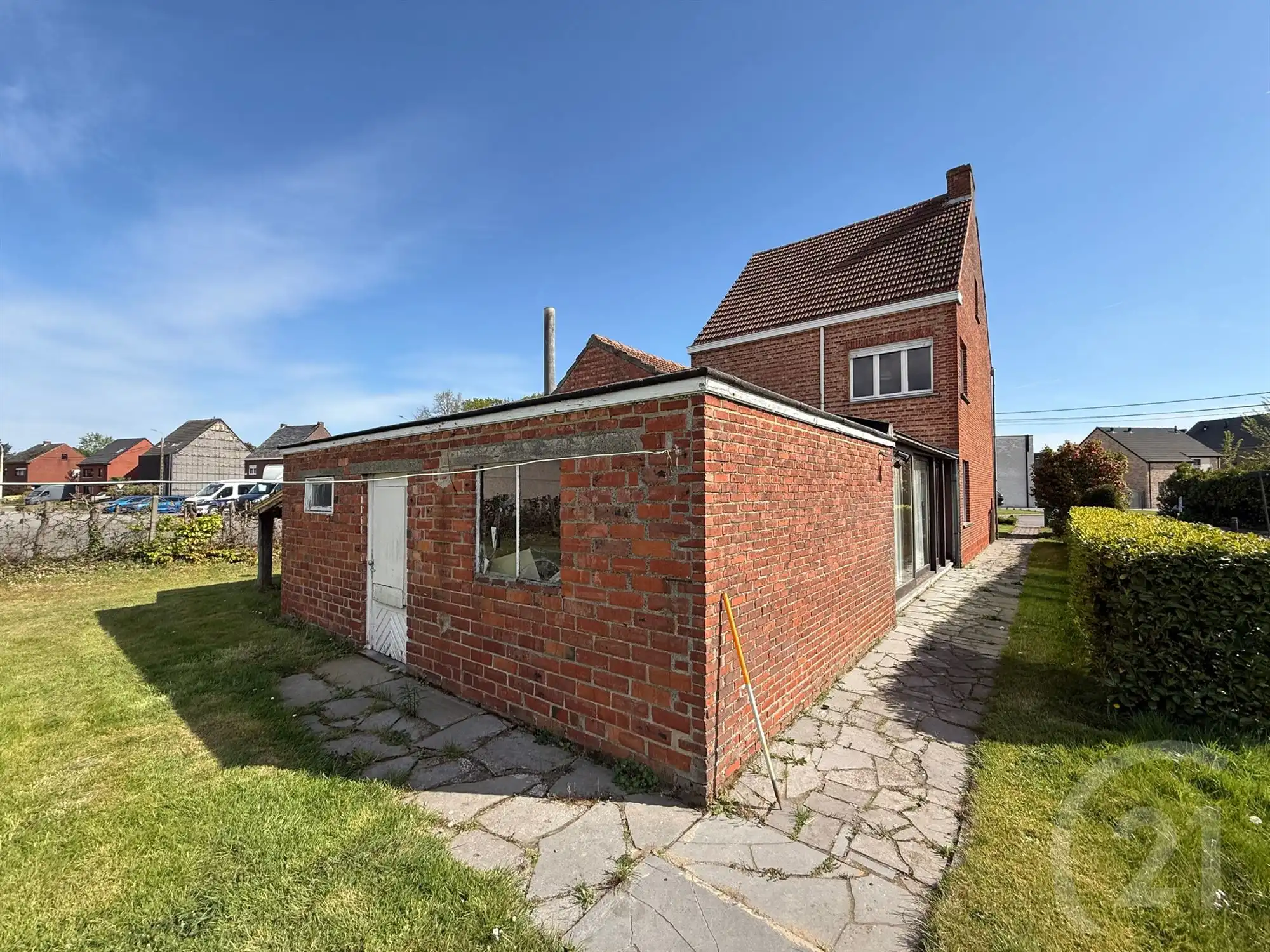 Te renoveren woning met veel potentieel. foto 17
