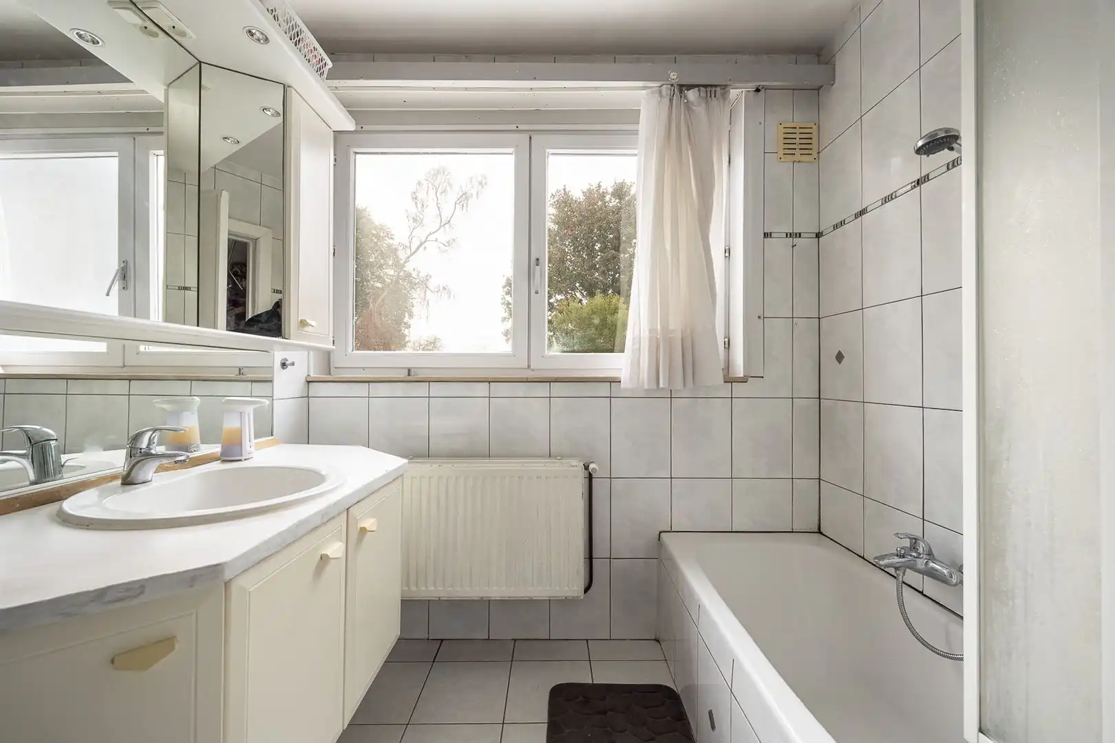 Ruime woning met zuid tuin op toplocatie in de "Bomenwijk". foto 16