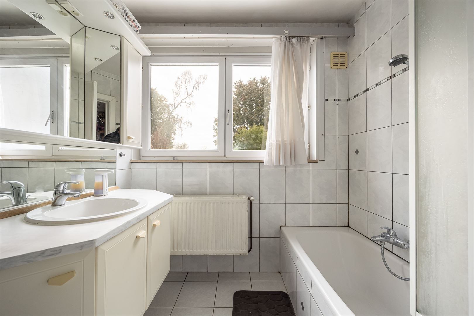 Ruime woning met zuid tuin op toplocatie in de "Bomenwijk". foto 16