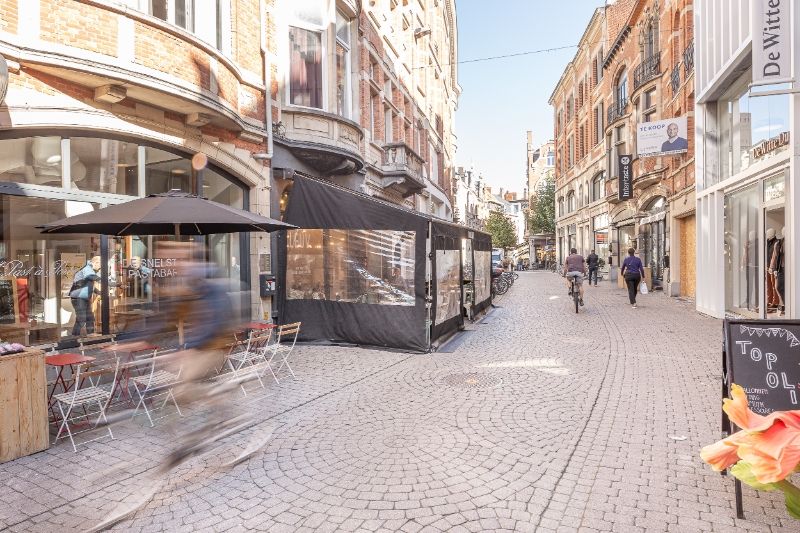 Commercieel gelijkvloers op zeer gunstig gelegen locatie foto 4