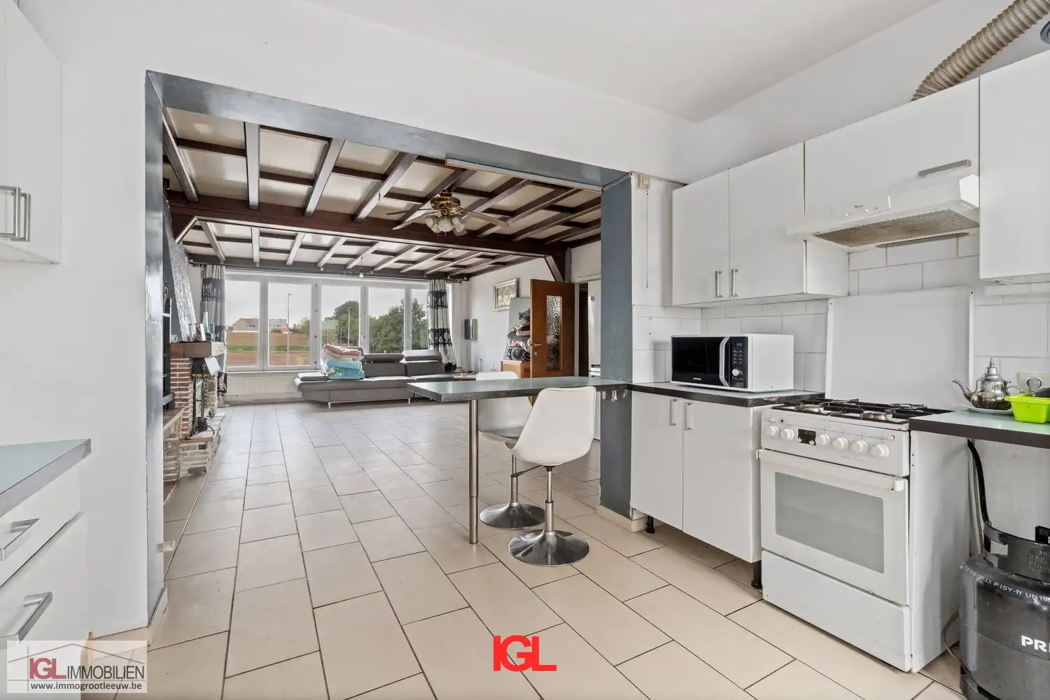 Handelspand met 2 handelsruimtes en 1 appartement te koop op AAA locatie foto 31