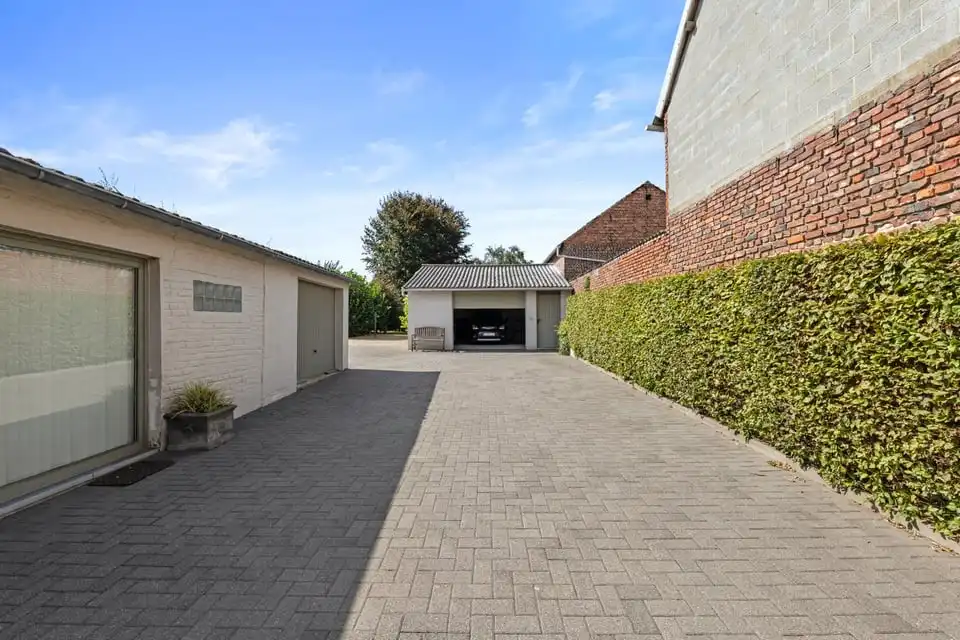 CHARMANTE WONING MET 3 SLKS EN EEN PRACHTIGE TUIN MET TAL VAN MOGELIJKHEDEN foto 38