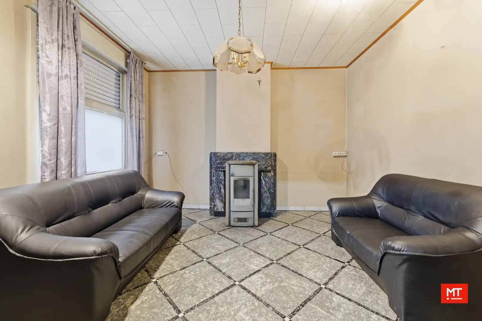 Bijzonder ruim gebouw met magazijn in de dorpskern van Zandvoorde (Zonnebeke) foto 8