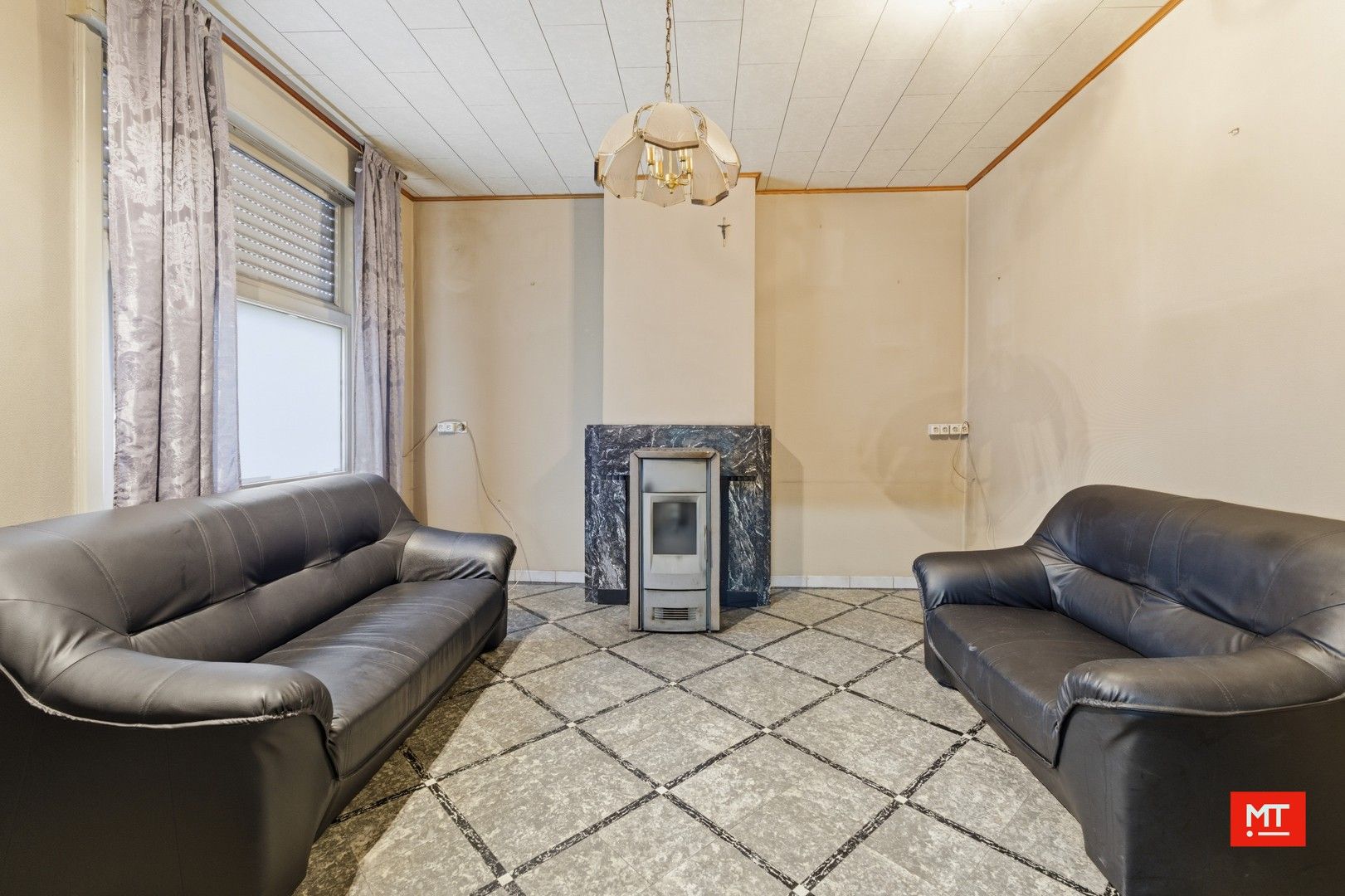 Bijzonder ruim gebouw met magazijn in de dorpskern van Zandvoorde (Zonnebeke) foto 8