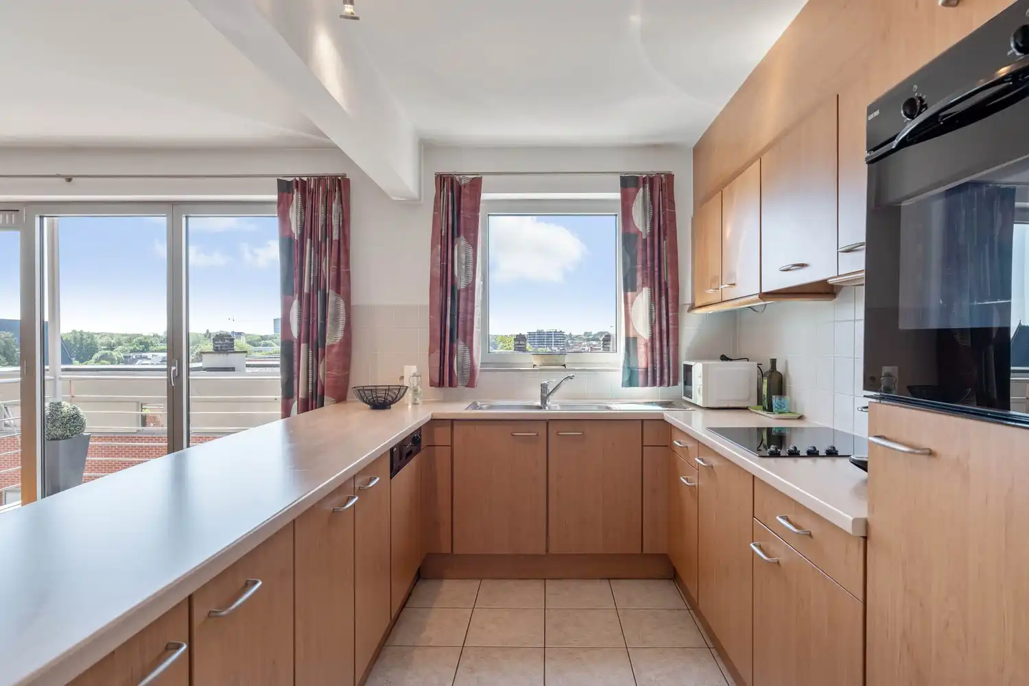 Ruim, lichtrijk en energiezuinig(A-label) appartement met 2 slaapkamers, een terras en de mogelijkheid tot aankoop van een autostaanplaats te centrum Leuven! foto 4