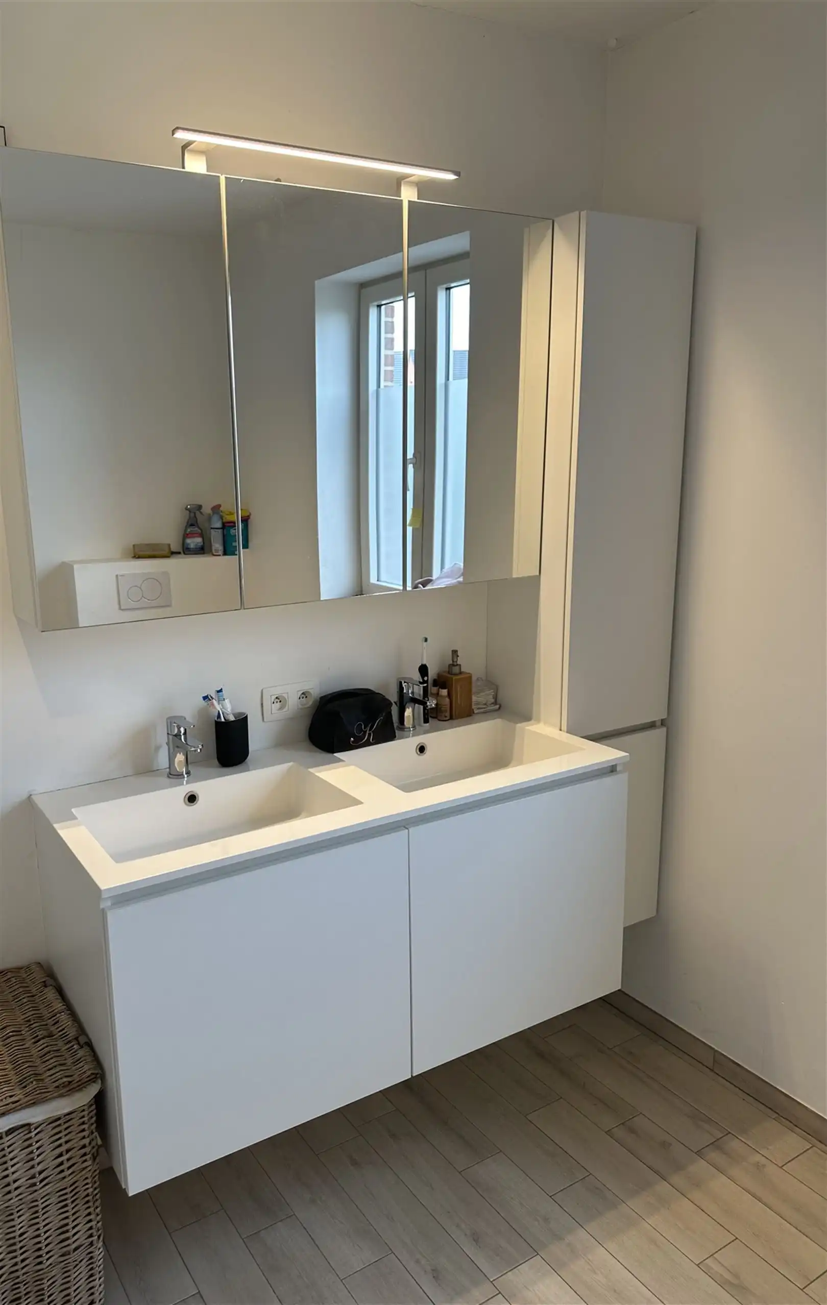Instapklare woning TE HUUR  met vlotte bereikbaarheid. foto 7