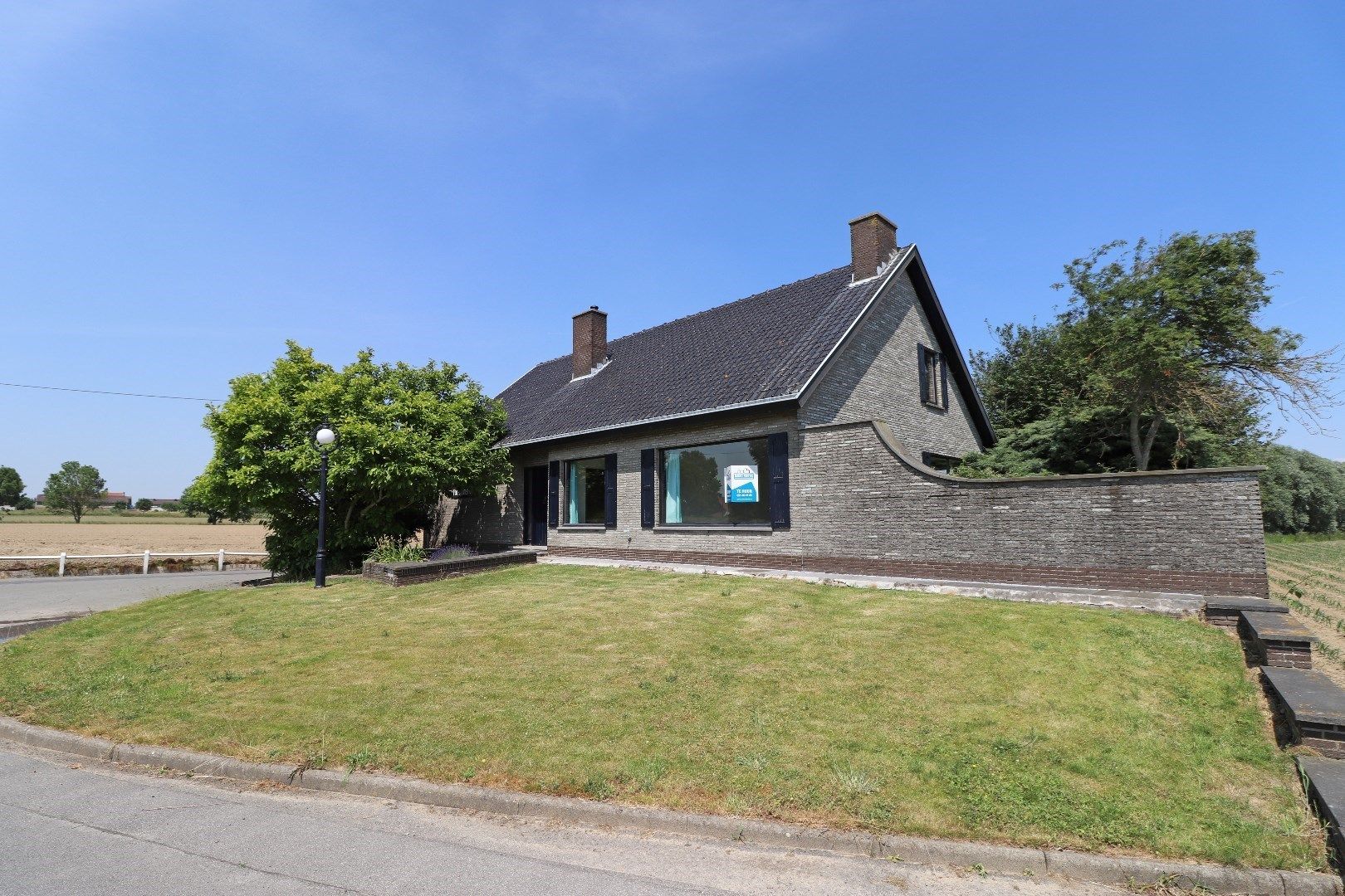 Zeer ruime woning op een landelijke locatie foto 2