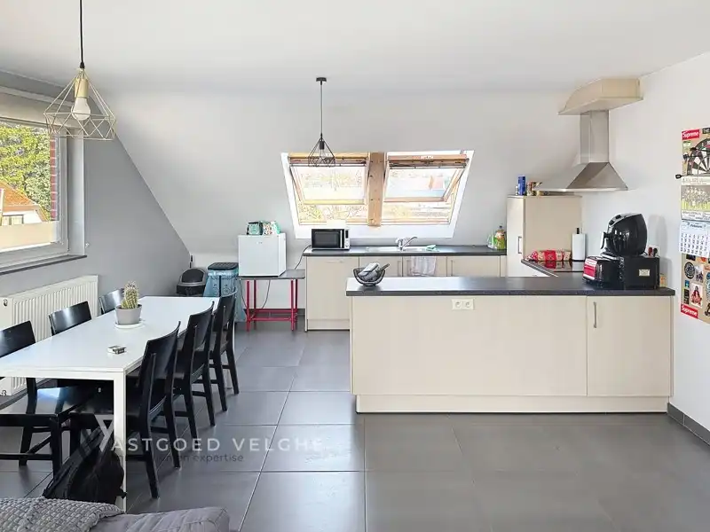 Te koop Eigentijds dakappartement van 89m² op centrale ligging met ruime zolder van maar liefst 30m² en garagebox van 20m² foto 14