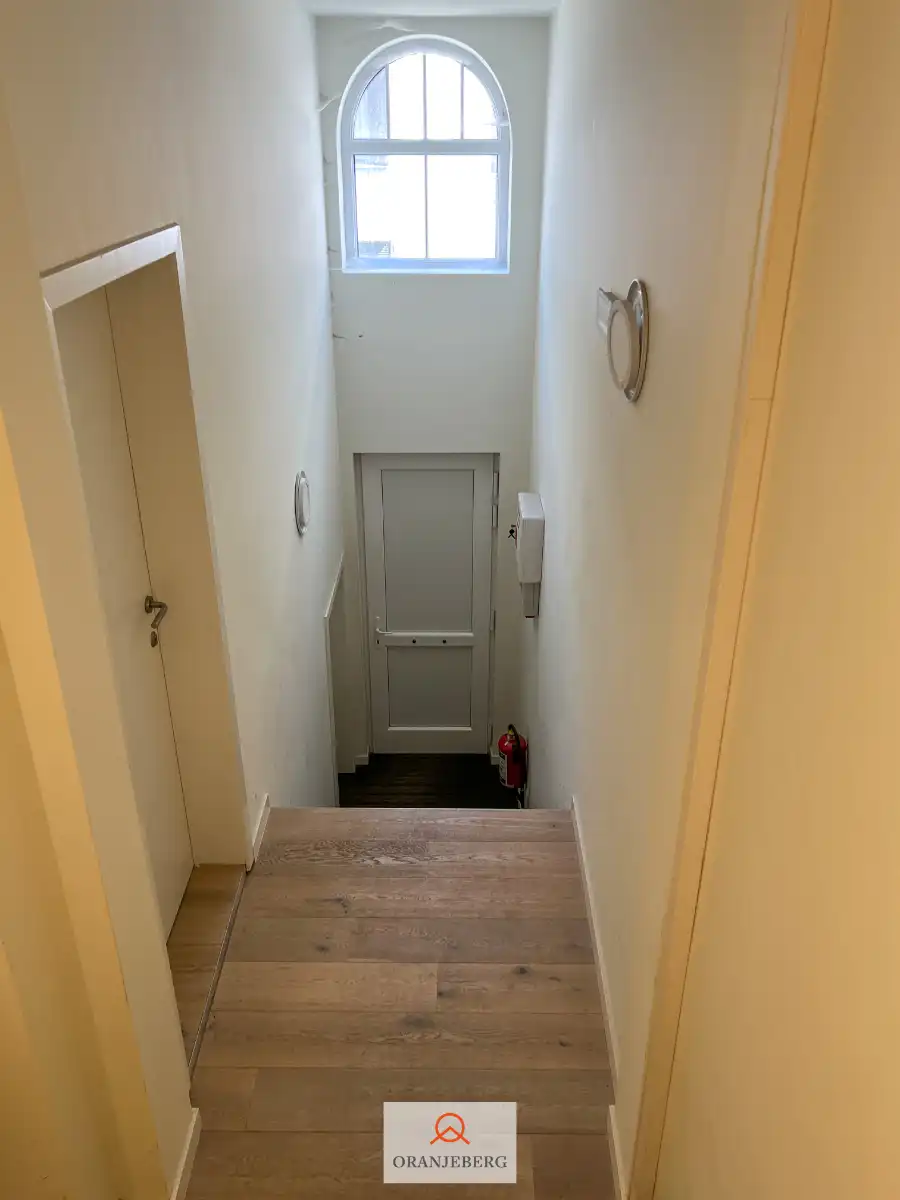 Gerenoveerde studio/appartement met unieke ligging. foto 17