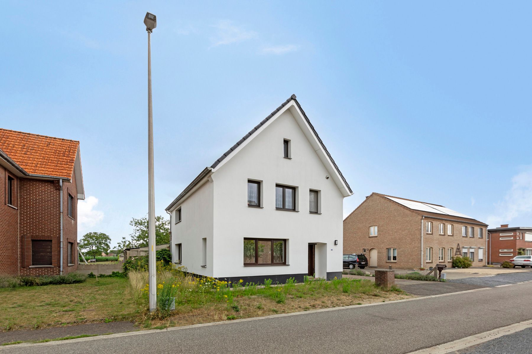 Gerenoveerde woning met drie slaapkamers foto 2