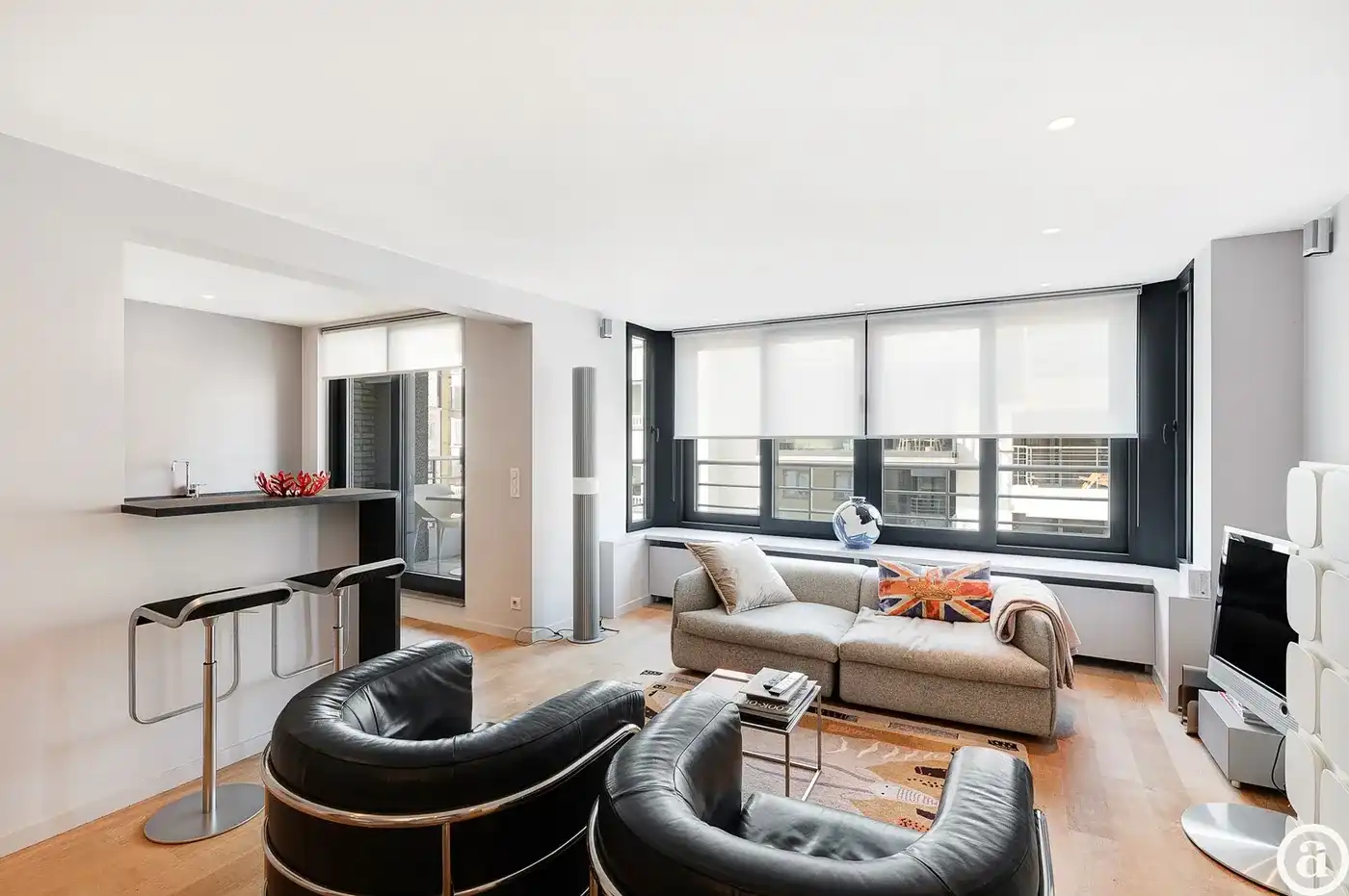 Instapklaar 2-slaapkamerappartement met terras op gegeerde locatie in Knokke foto 4