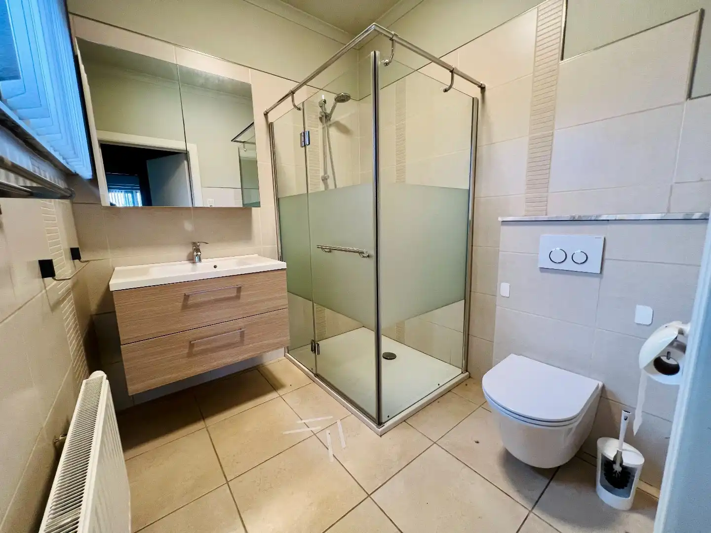 Open bebouwing met 3 slpks, tuin en garage foto 8