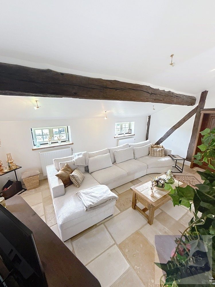 Hoeve met zwembad op 1,2 ha in Alken foto 5