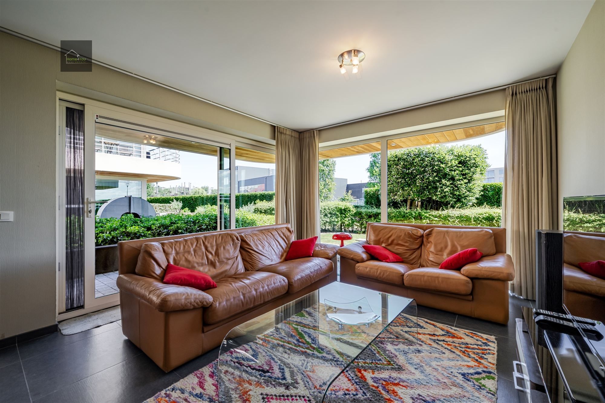 Instapklaar ruim gelijkvloersappartement met tuin! foto 6
