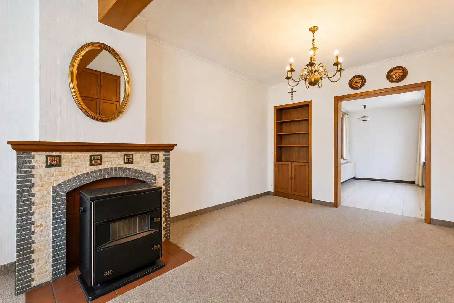 Te renoveren woning met grote tuin en 5 slaapkamers in Genk foto 6
