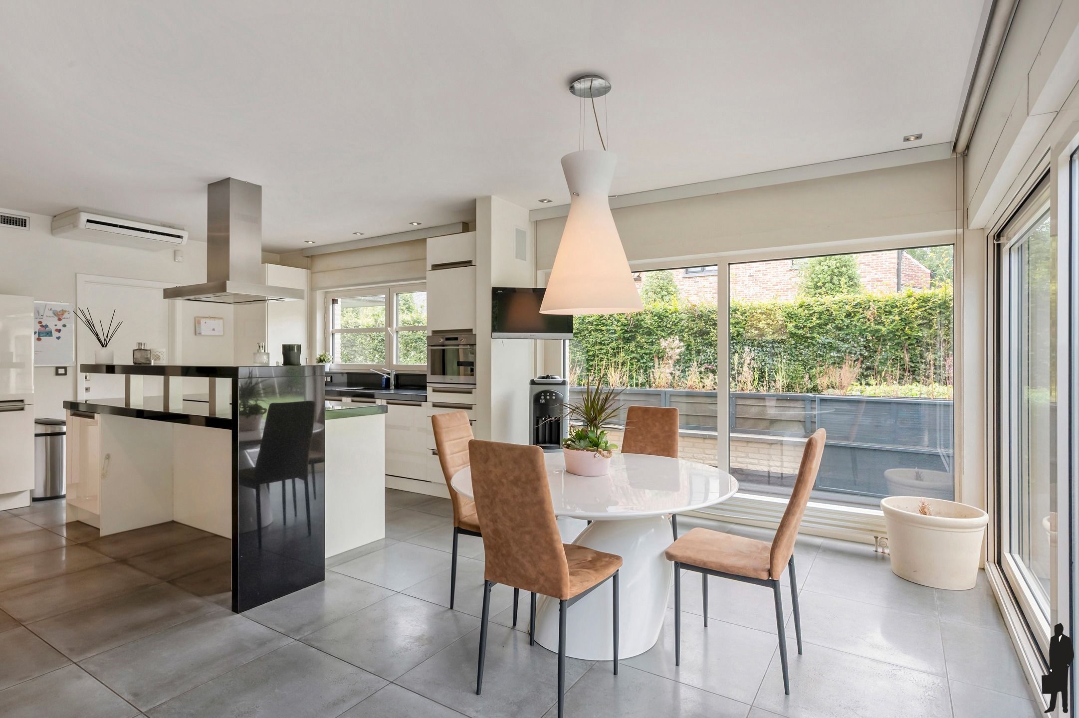 Eigentijdse villa op ca. 1.246 m² te Brasschaat! foto 9