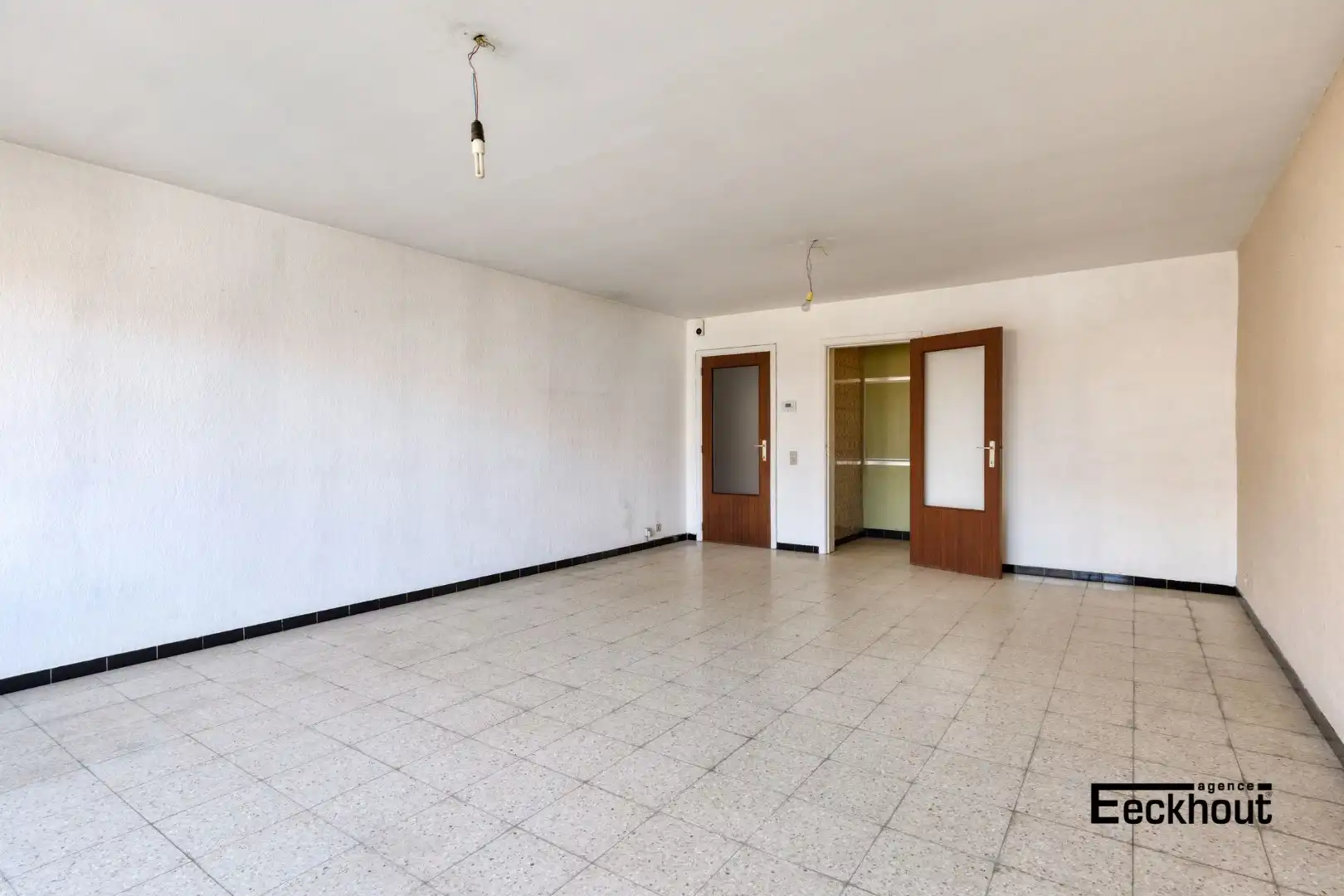 Zeer ruim appartement op gunstige ligging! foto 4