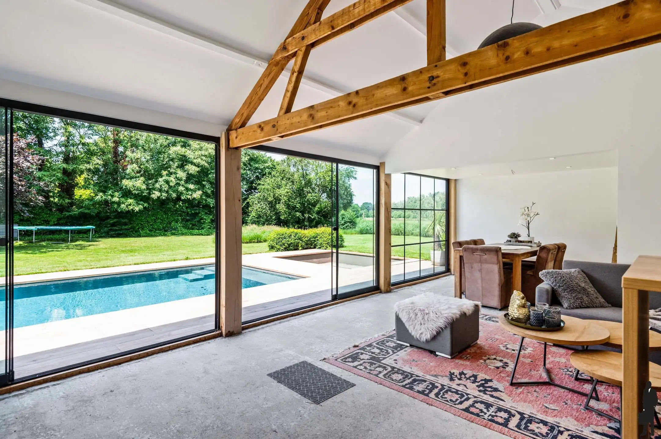 Exclusieve villa met zwembad en professionele ruimte foto 13