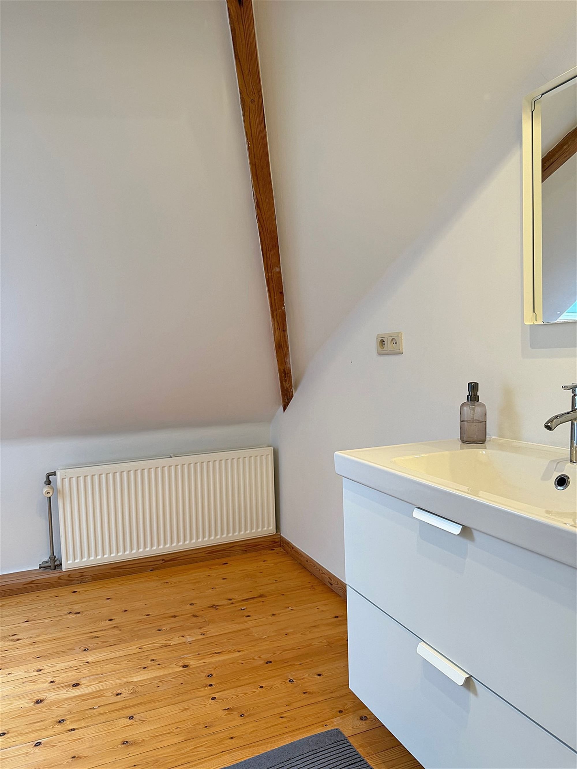 Instapklaar DUPLEX - APPARTEMENT met 2 slaapkamers, 2 badkamers & terras  foto 12