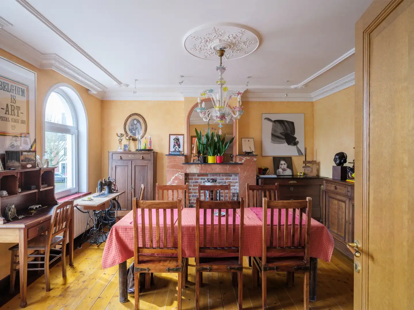 Karaktervolle burgerwoning met stadstuin op het dorpsplein van Zwijnaarde foto 3