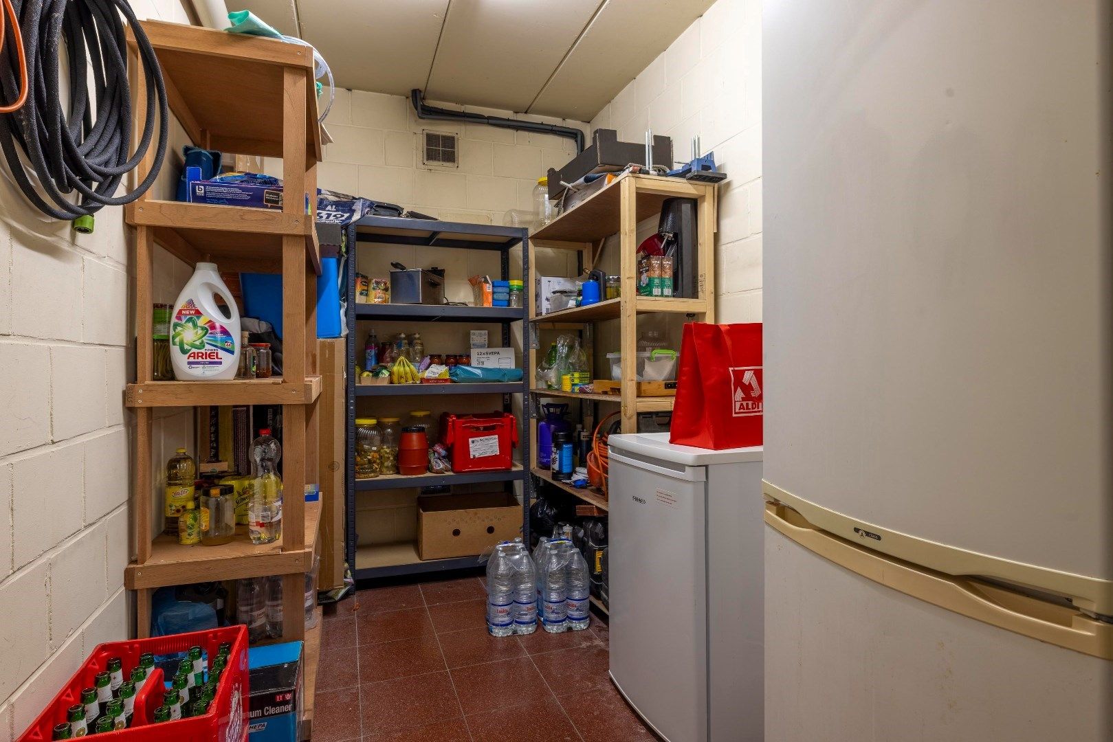Ruime gezinswoning met 3 tot 4 slaapkamers, garage en tuin met achteruitgang foto 13