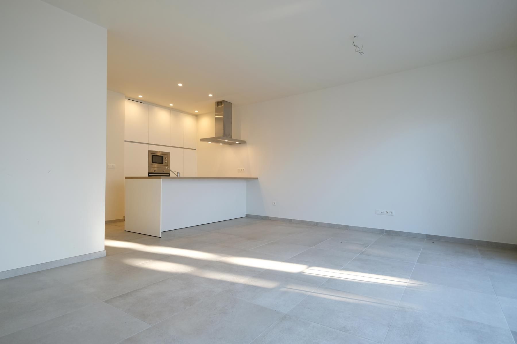 Recent, energiezuinig appartement foto {{pictureIndex}}