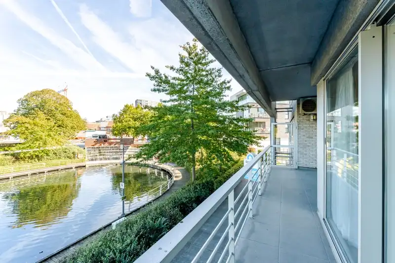 Roeselare – Verzorgd appartement van 90 m² met ca. 30 m² terrassen en zicht op het water foto 16
