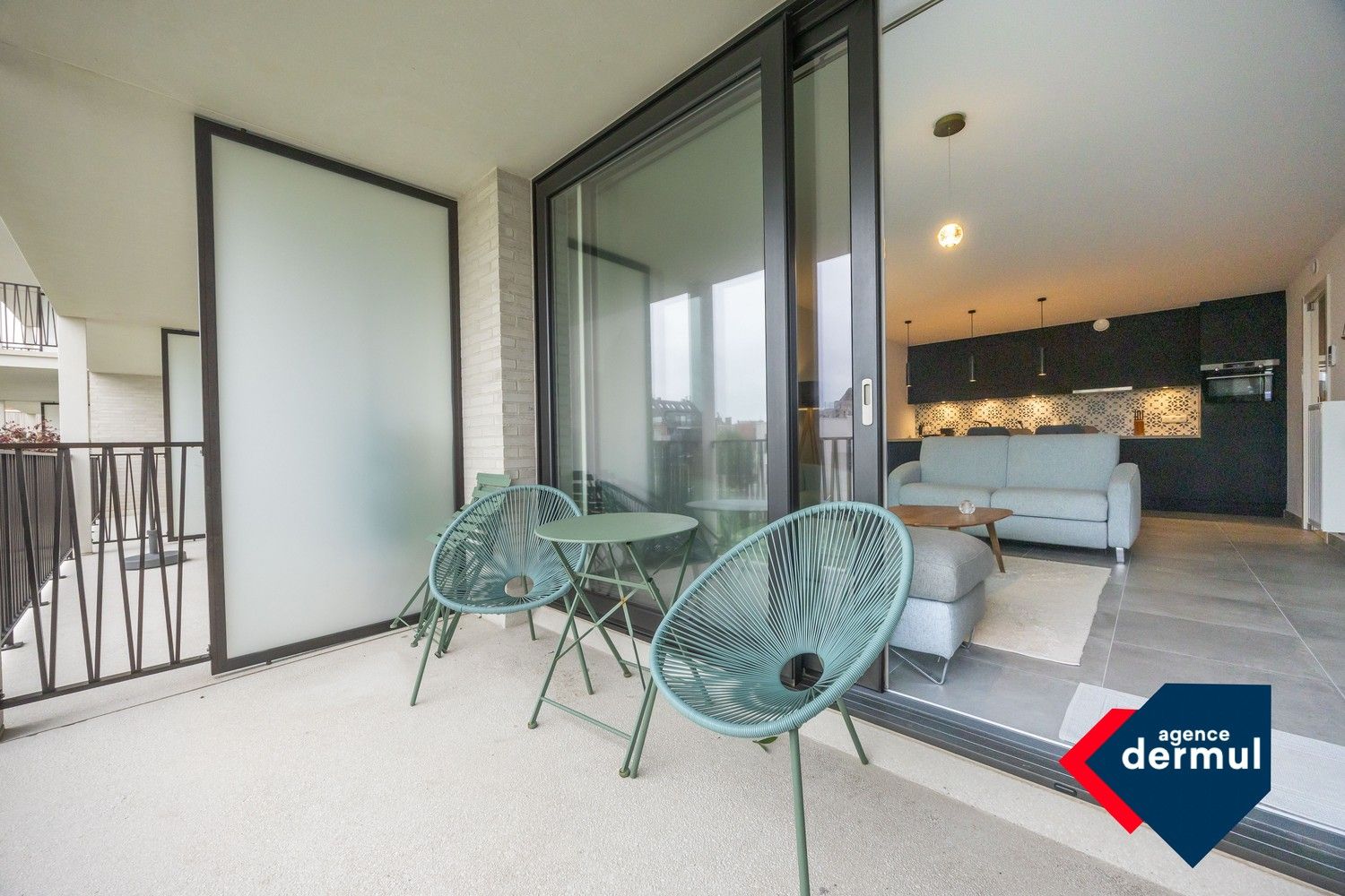 RECENT APPARTEMENT MET PARKING foto 4