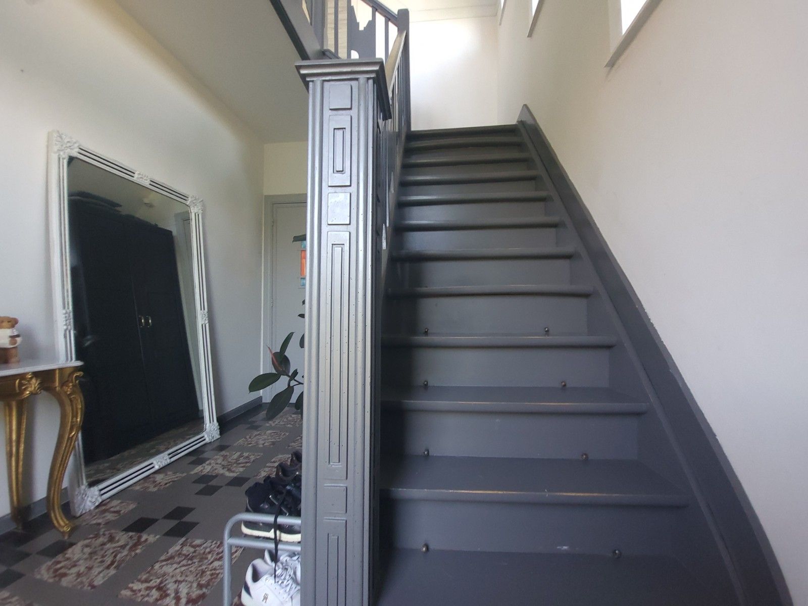 Alleenstaande woning met grote weide en stalling foto 4