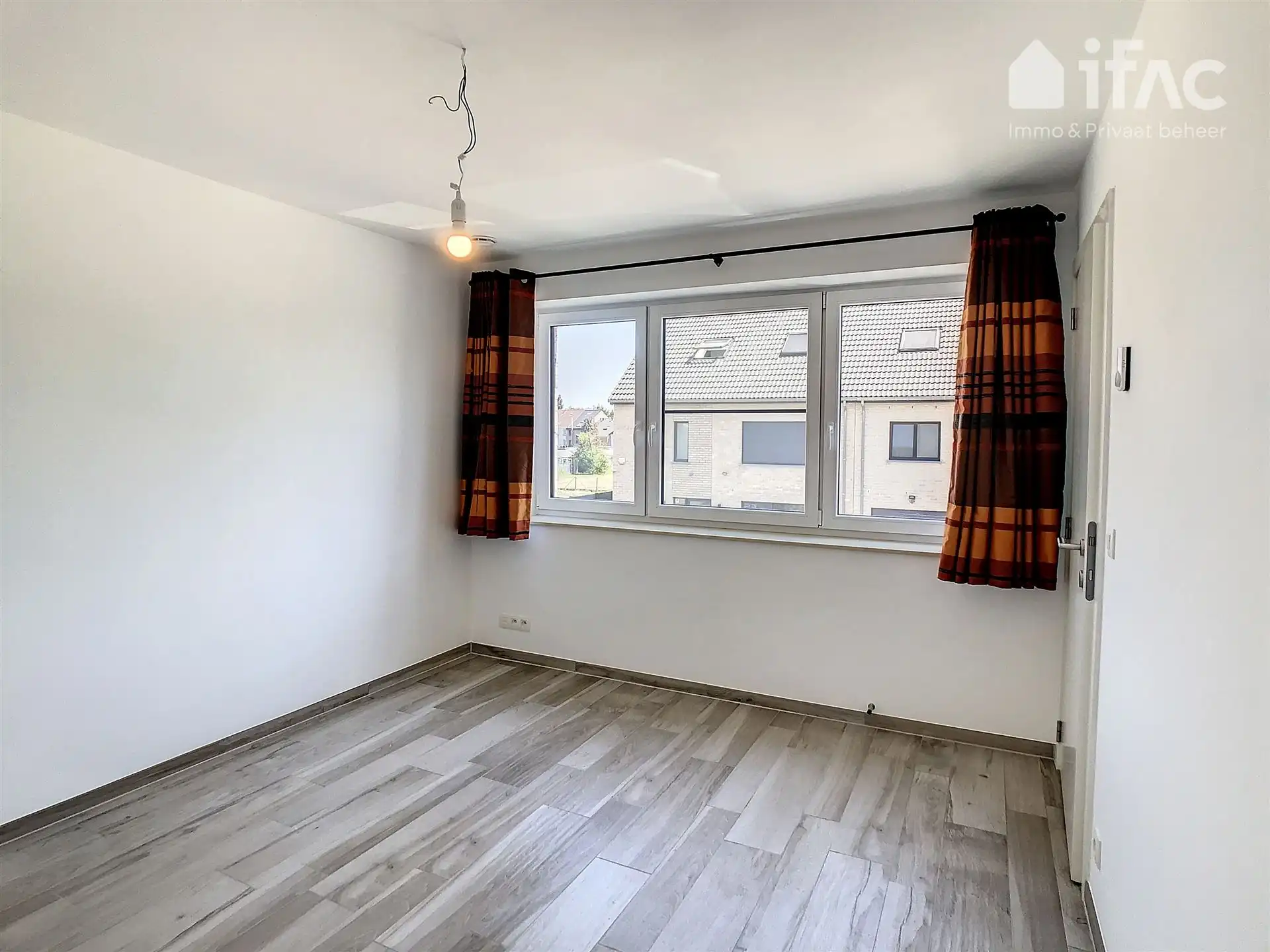 Moderne villa met 5 kamers foto 19