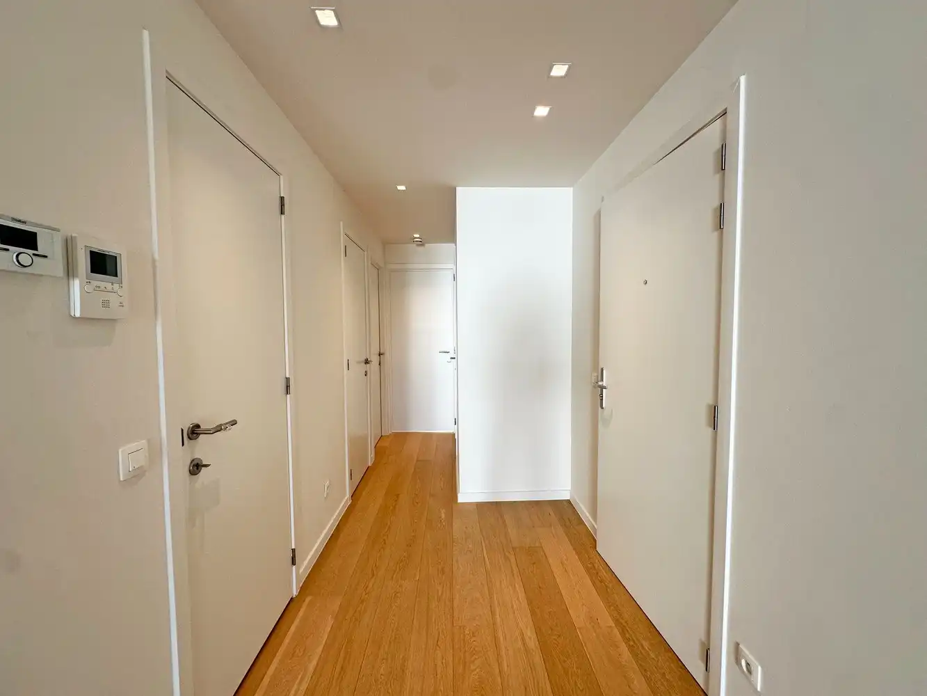 2 slaapkamer appartement met 2 terrassen en staanplaats te Antwerpen foto 7