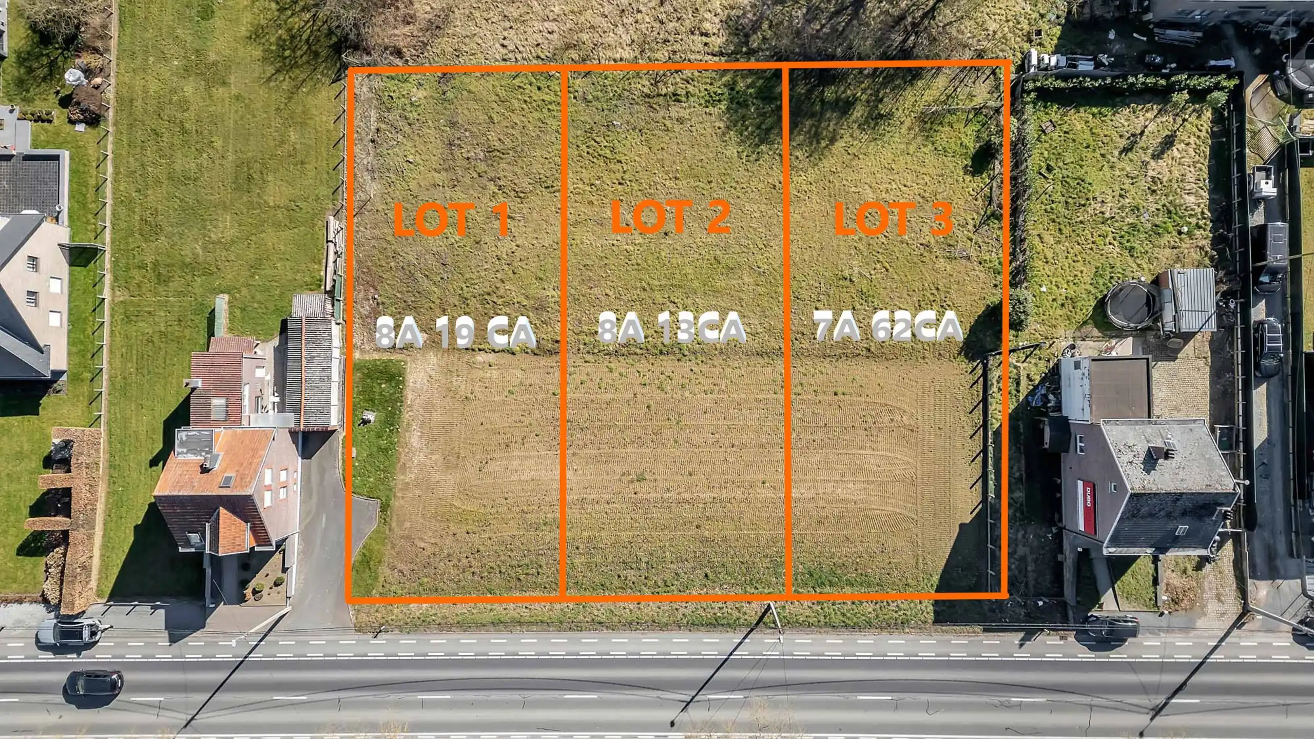 Bouwgrond voor open bebouwing op strategische locatie foto {{pictureIndex}}