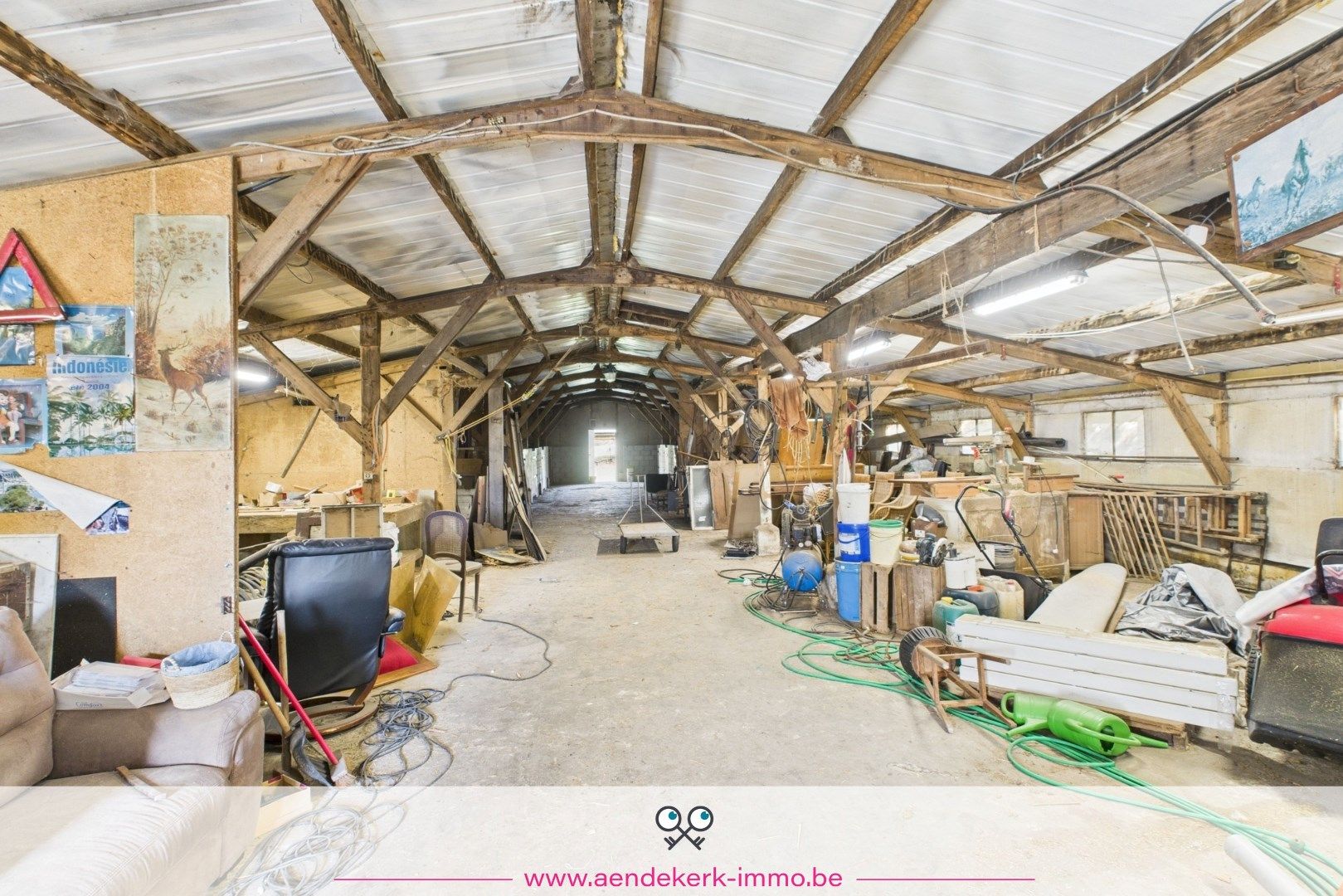 Ruime, te renoveren, woning met loods/stal in As foto 28