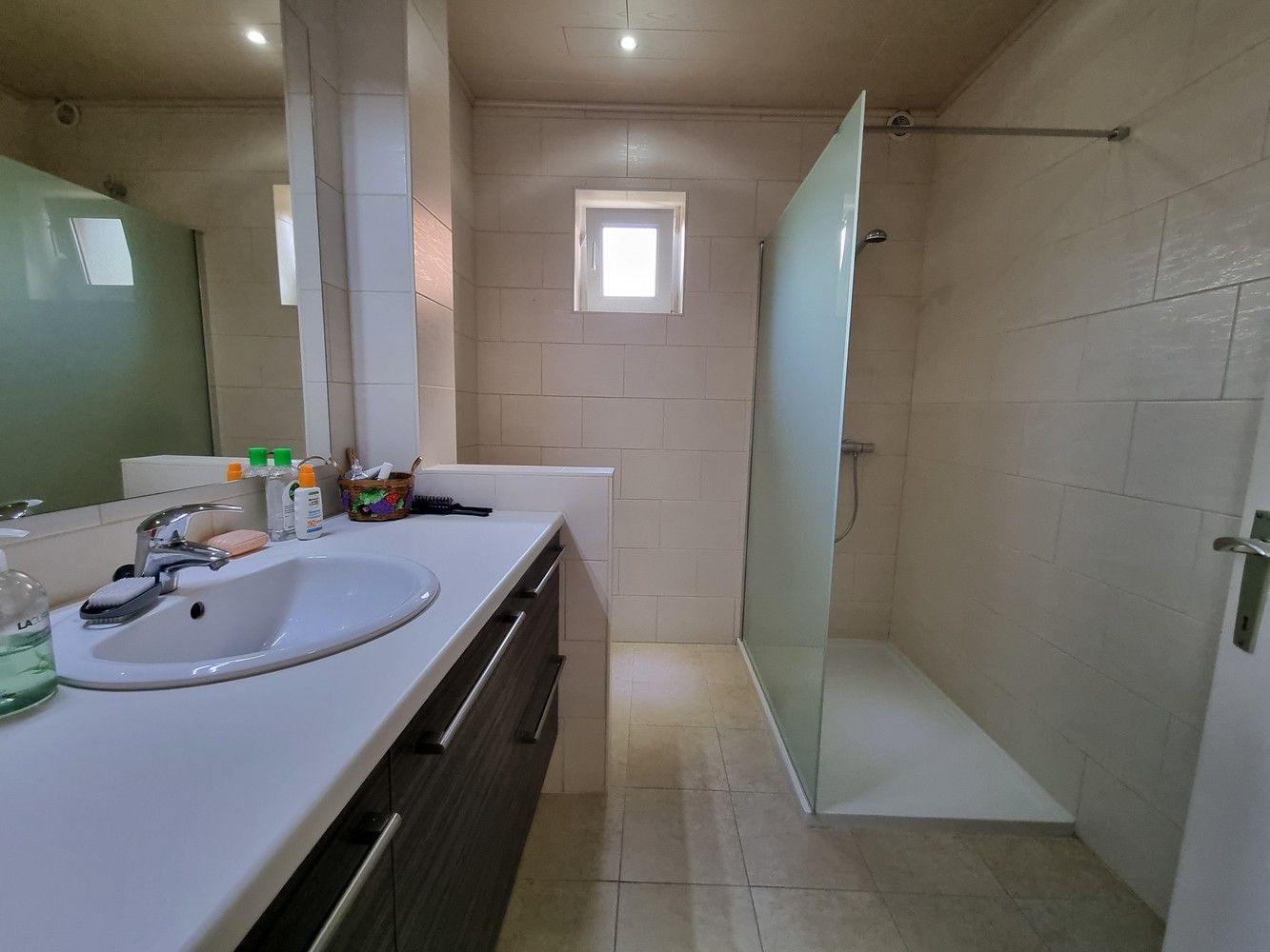 Zeer ruime, instapklare woning met 4 slpks op een prachtig perceel van 16a33ca foto 16