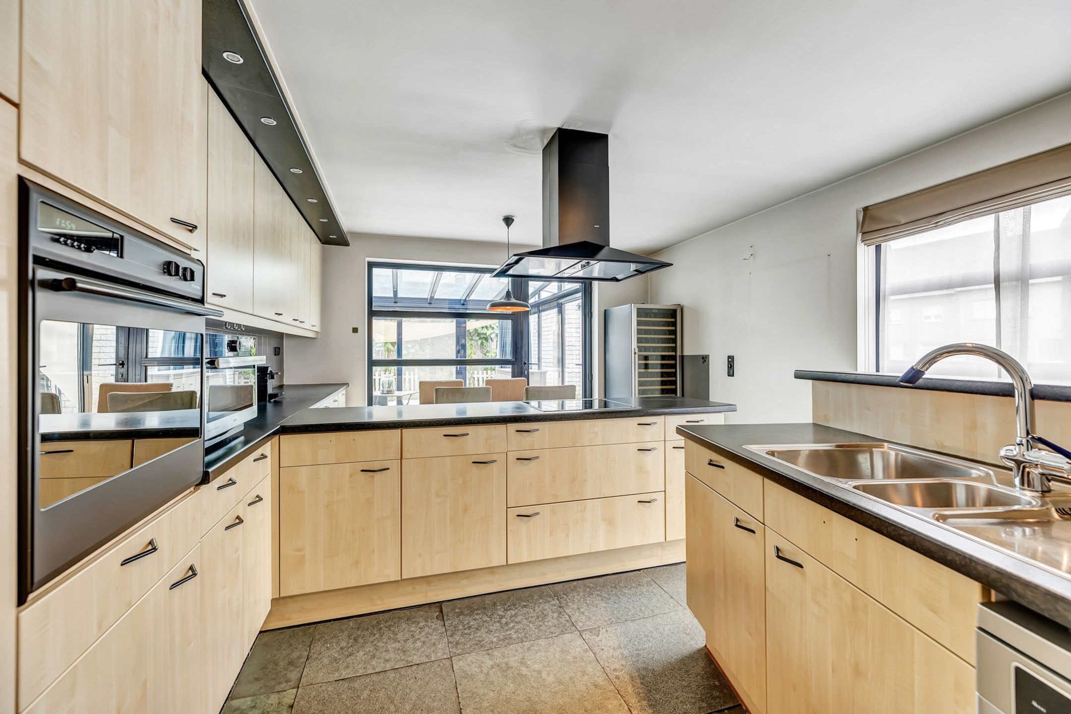 Gezellige, instapklare HOB met garage en tuin foto 12