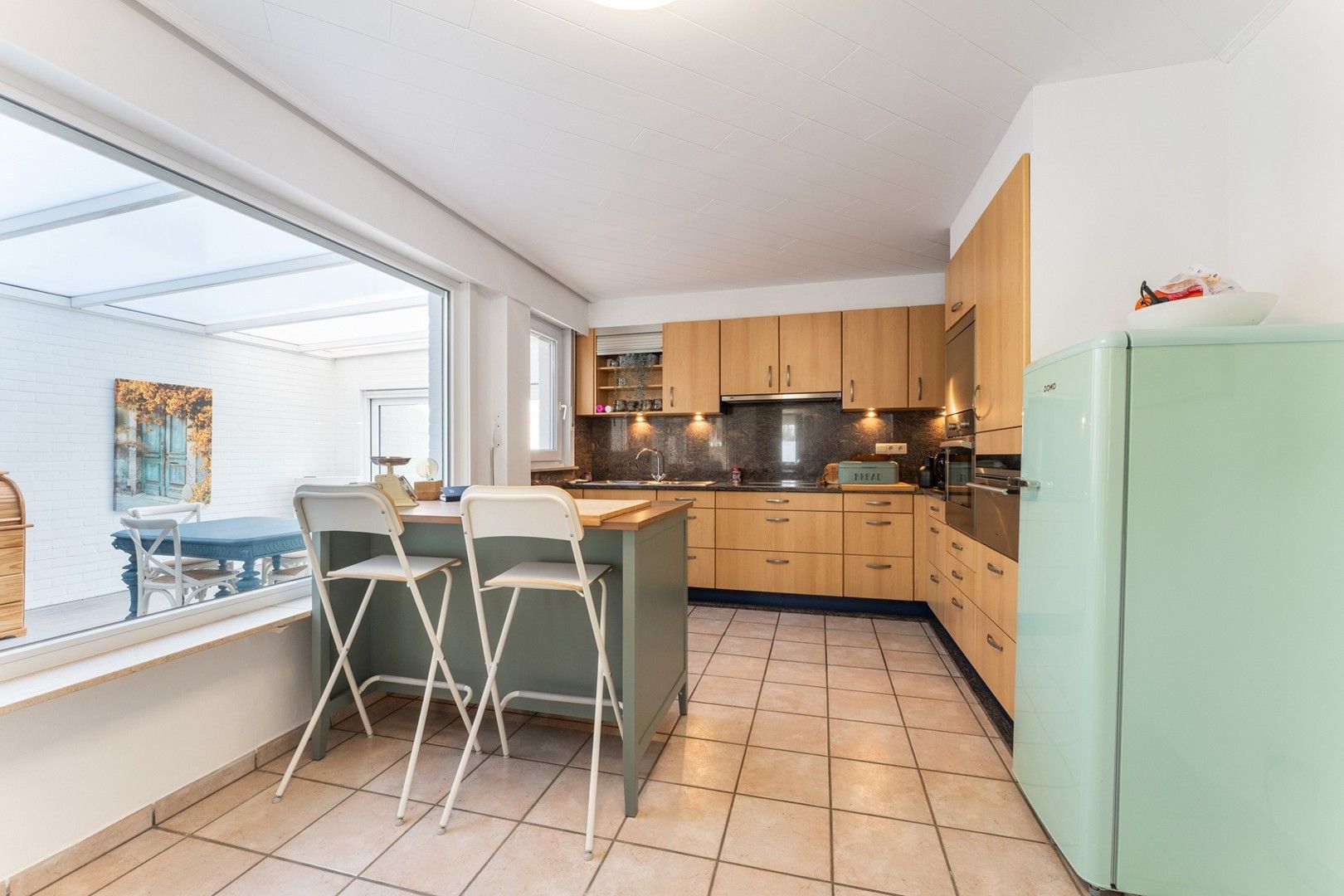 Instapklare woning met 3 slaapkamers, garage en diepe tuin op 449 m² foto 5