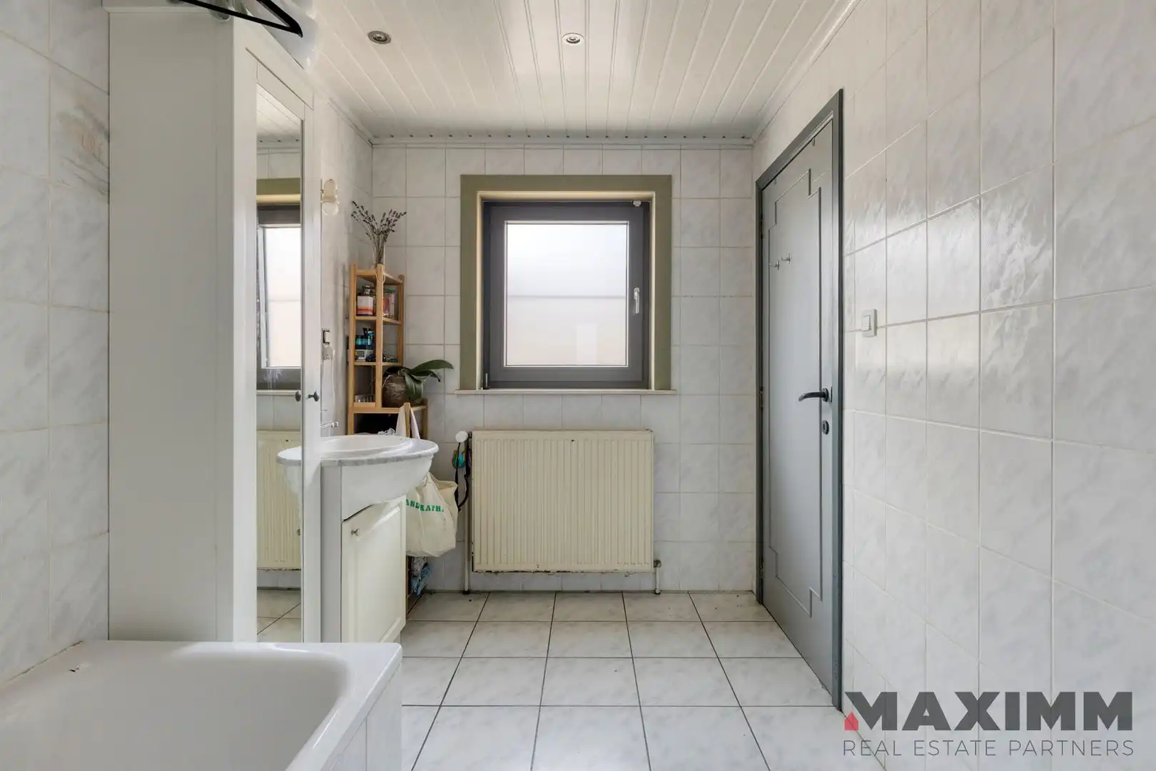 HOB met dieplopende tuin en veel poteniteel foto 15