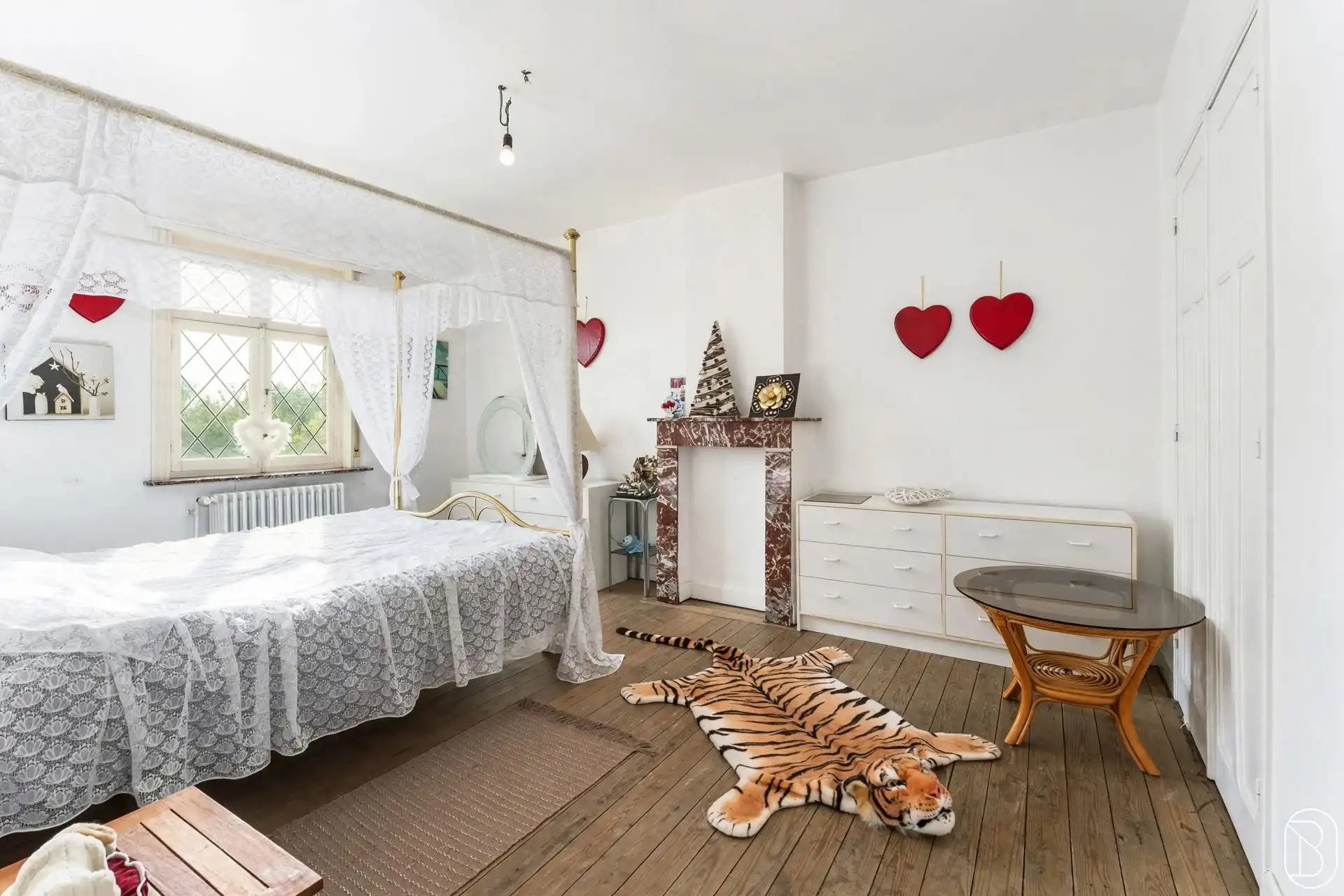 Ruime woning met tuin en handelsgelijkvloers foto 12