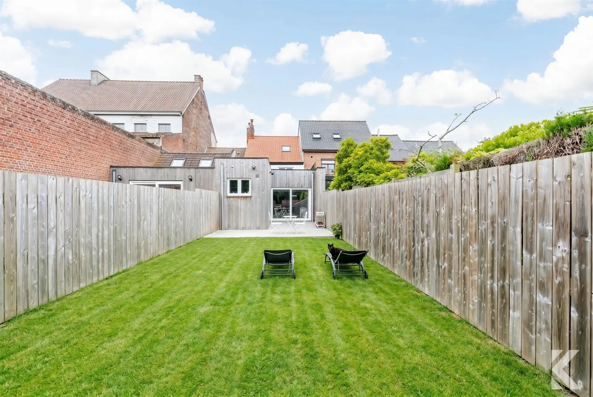 Volledig gerenoveerde woning met 4 slaapkamers en tuin. foto 15