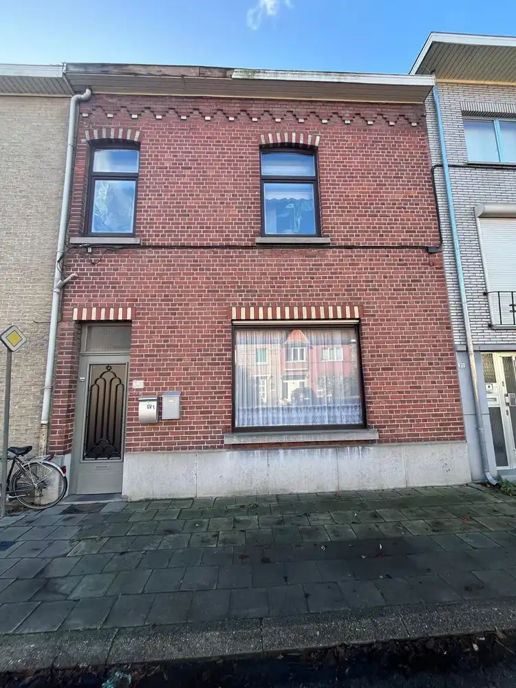 Hoofdfoto van de publicatie: Rijwoning opgesplitst in twee appartementen