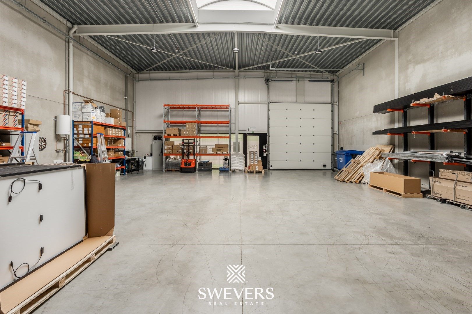Functionele industriehal met drie autostaanplaatsen te Ham foto 6