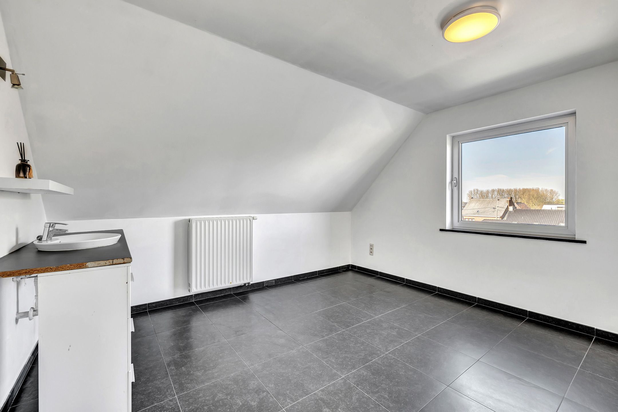 Ruime duplex met groot terras en garage foto 16